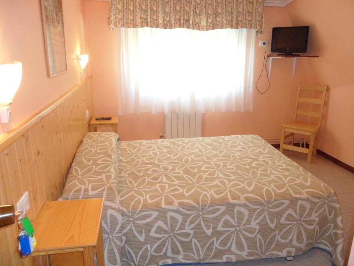 Hostal Alce Hotel Nigran Exterior photo