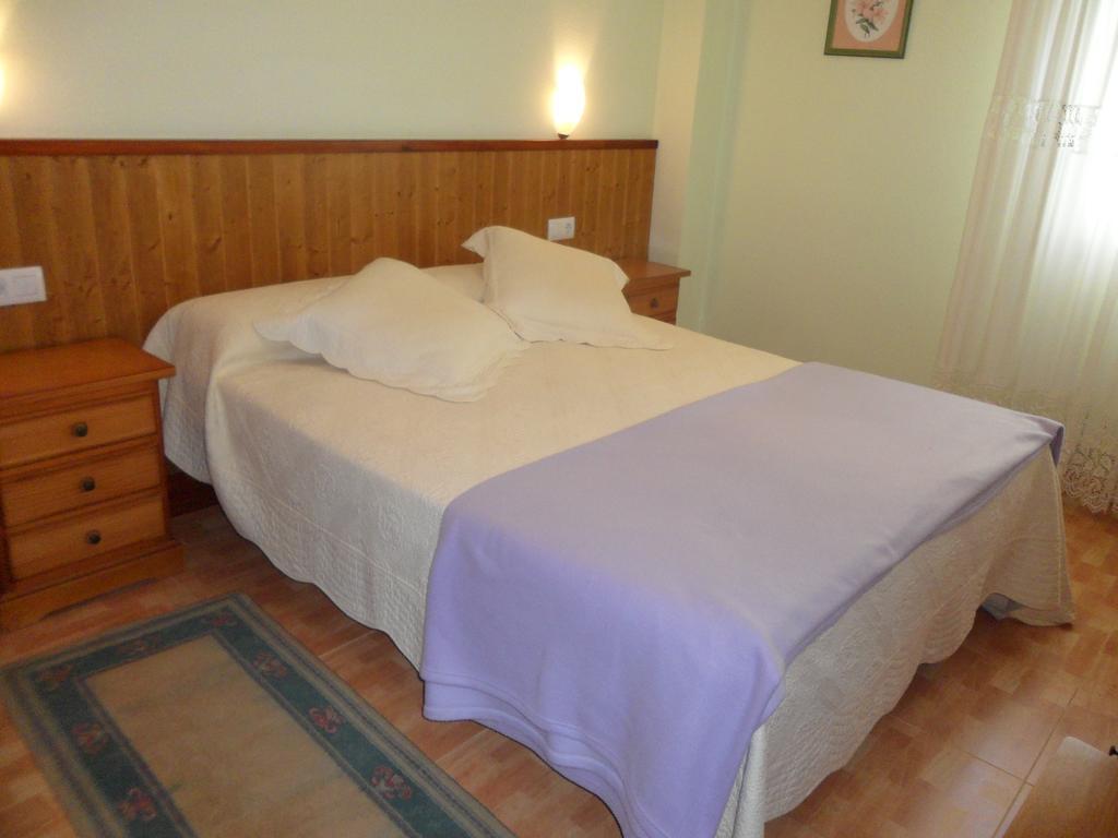 Hostal Alce Hotel Nigran Exterior photo