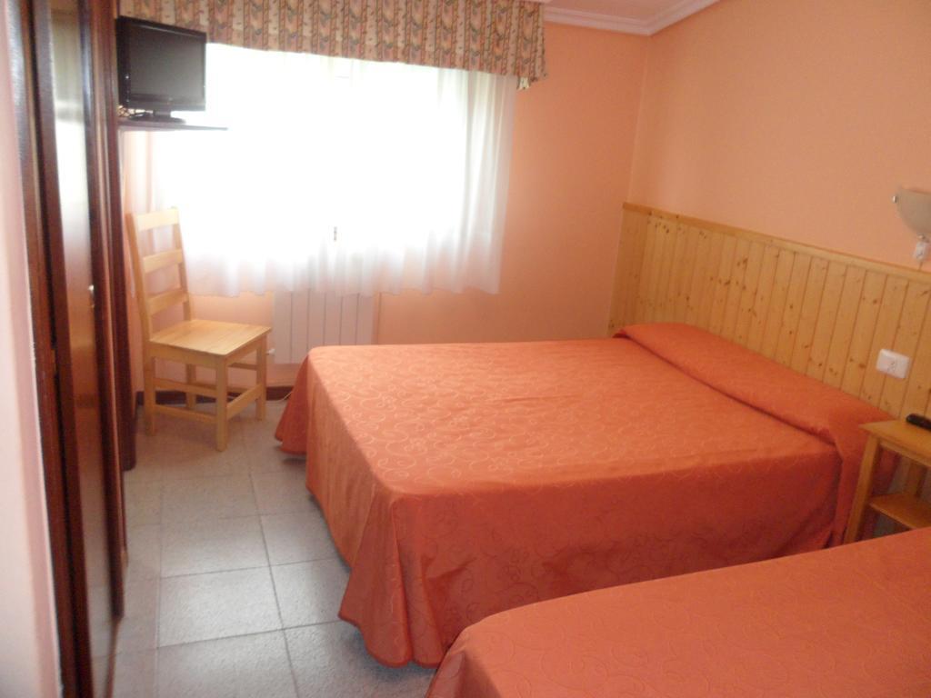 Hostal Alce Hotel Nigran Exterior photo