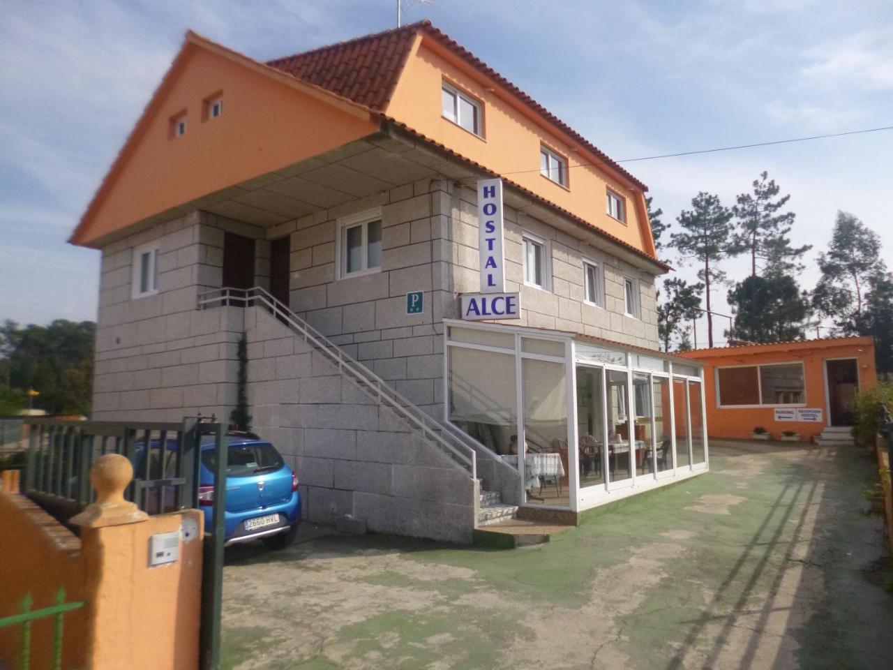 Hostal Alce Hotel Nigran Exterior photo