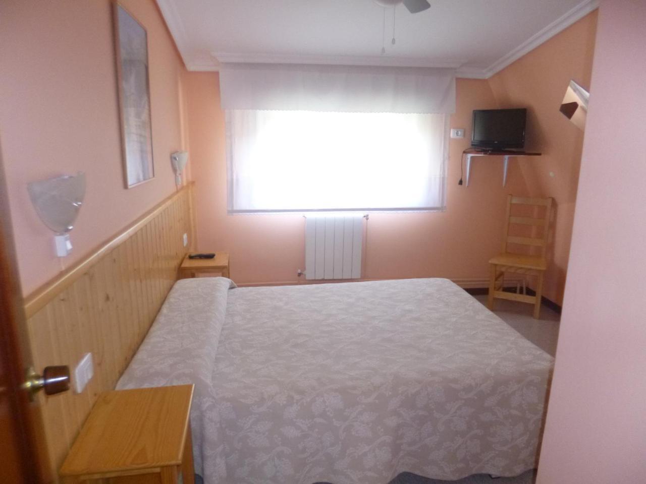 Hostal Alce Hotel Nigran Exterior photo