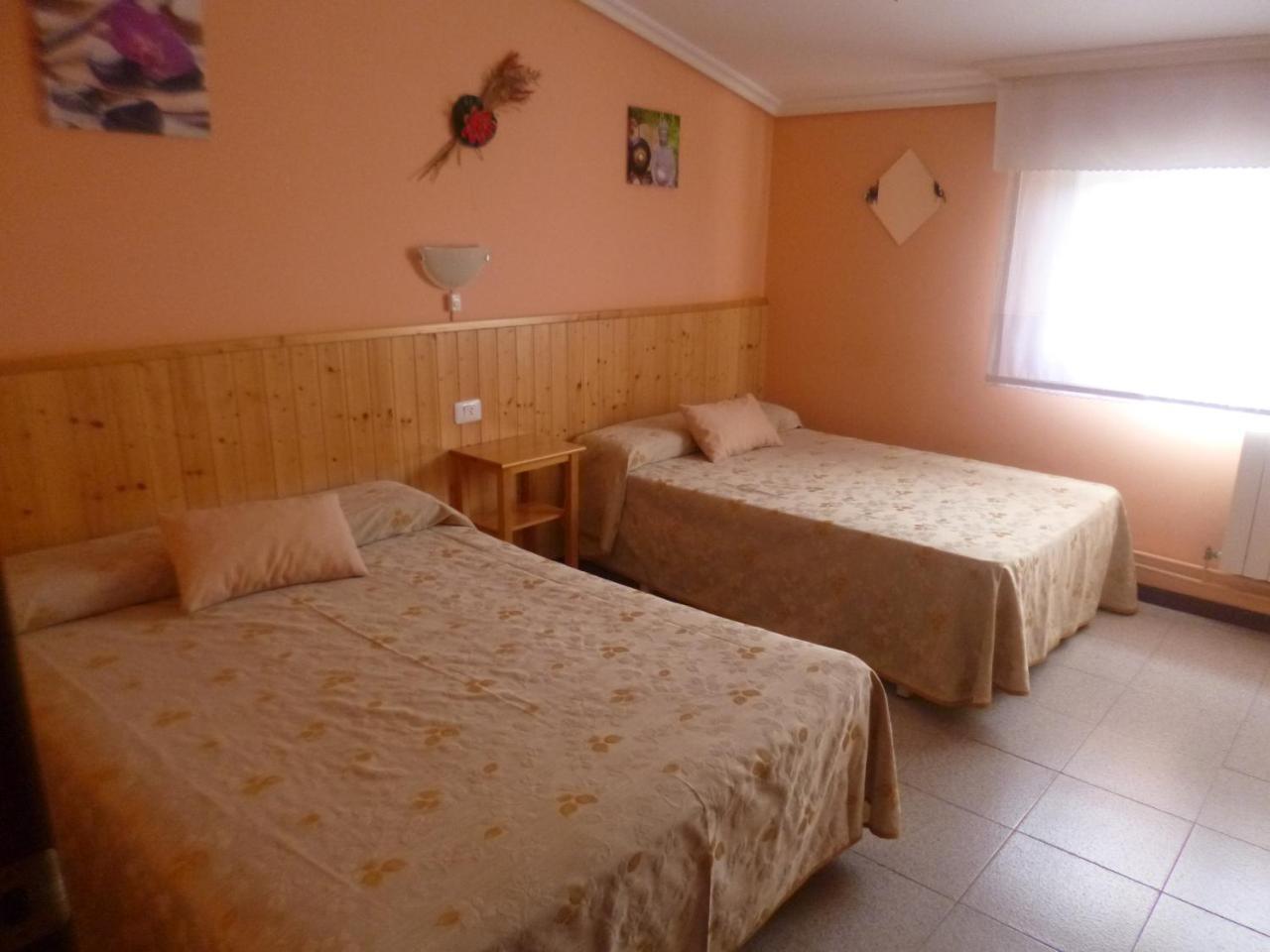 Hostal Alce Hotel Nigran Exterior photo